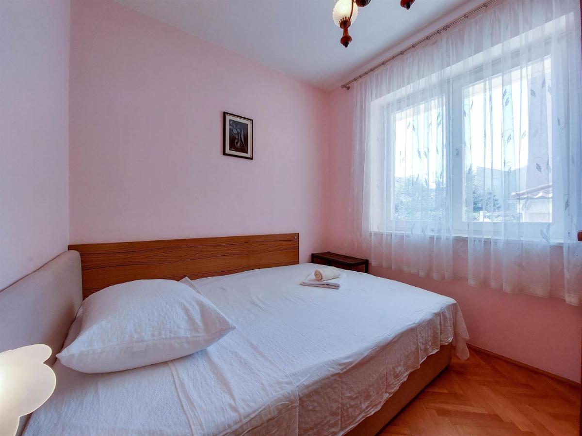 Apartments Nikola Punat Exterior foto